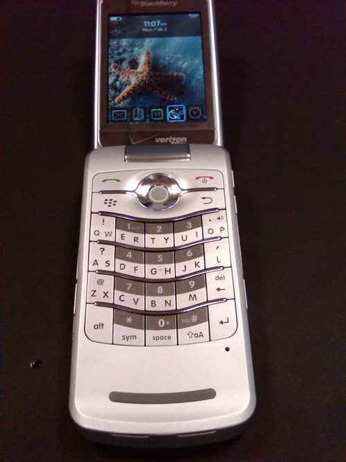 BlackBerry Pearl Flip 8230 from Verizon   SlipperyBrick