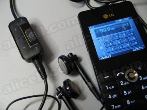 alicell review LGs KE820 compact cellphone   SlashGear