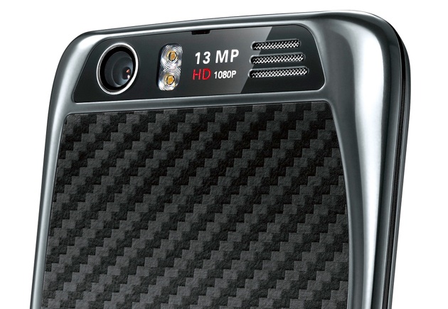 Motorolas MT917  With an Insane 13 Megapixel Camera  Heads to