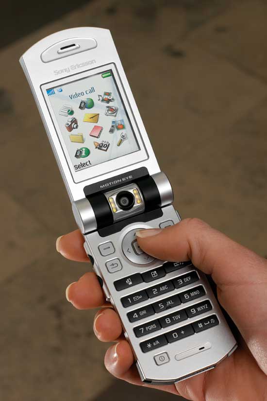 Sony Ericsson announces two new 3G models  Z800 and K600   Esato